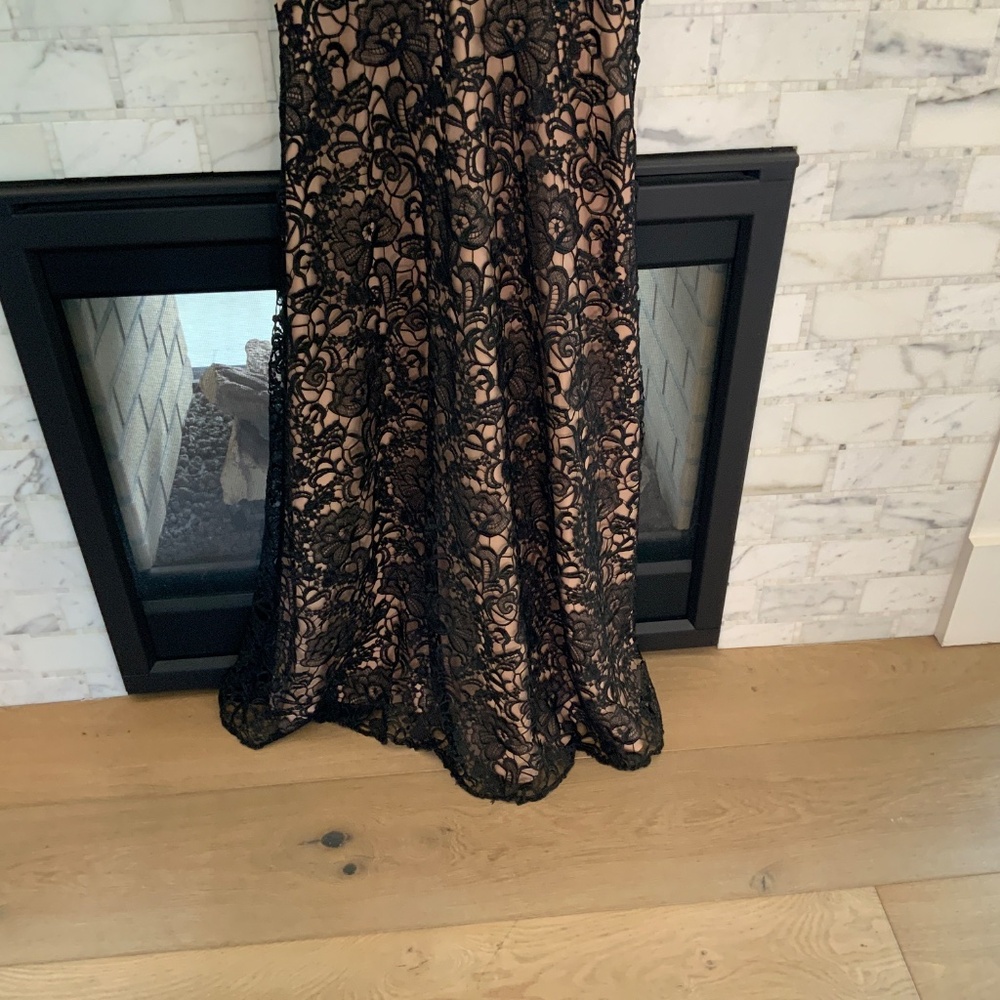 Monique Lhuillier gown formal dress black florallace overlay couture plunge neck - Picture 12 of 16